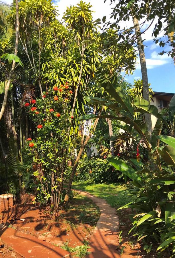 Garden Stone Hostel Puerto Iguazu Exterior photo